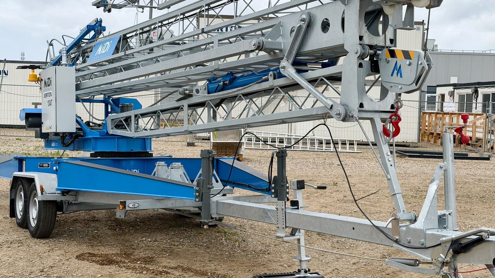 Robot Trolley – Lifestyle pictures / Industri / RT5500 With 3,9t Midi Crane