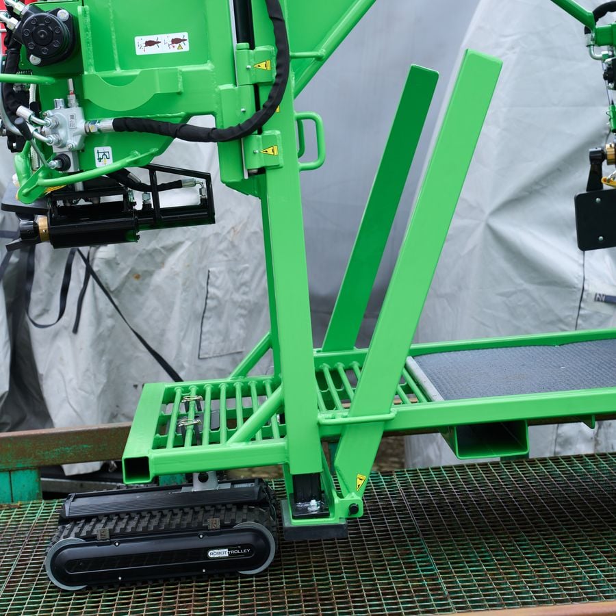 Robot Trolley med specialbygget grønt hydraulisk udstyr (KVK Hydra Klov, Esbjerg)